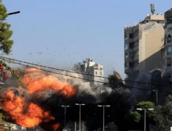 Usai Seruan Evakuasi, Israel Kembali Serang Pinggiran Selatan Beirut