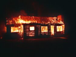 Tak Dibelikan Sepeda Motor, Seorang Anak Bakar Rumah Orangtuanya