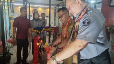 PJ Bupati Sanggau Resmikan Lounge Imigrasi Antong Molah Paspor