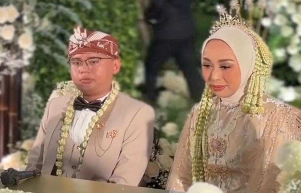"Tiga orang tewas dalam kerumunan di pesta pernikahan Wabup Garut, Luthfianisa Putri dan Maula Akbar. Pengantin beserta keluarga, termasuk Dedi Mulyadi, menyatakan siap diperiksa polisi dan bertanggung jawab penuh. (Dok. Instgaram)"