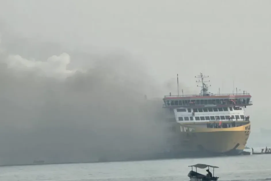 KMP Batumandi Terbakar di Merak, Ratusan Penumpang Panik