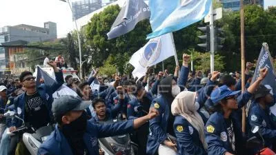 Aksi Mahasiswa Trisakti Tuntut Evaluasi Kabinet Prabowo